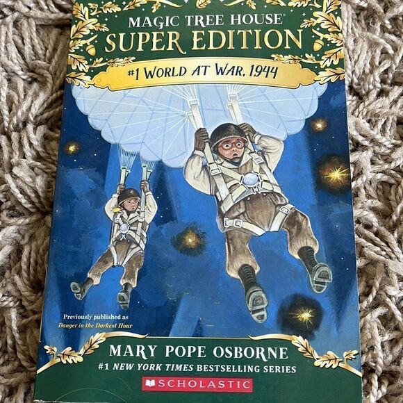 NWOT MAGIC TREE HOUSE SUPER EDITION BOOK #1 WORLD AT WAR, 1944 - Picture 5 of 5